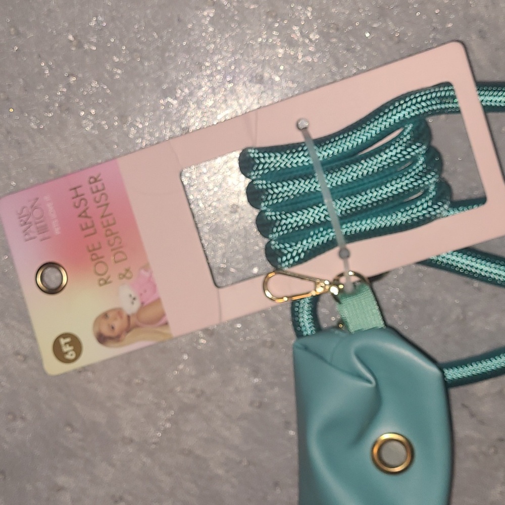 NWT Paris Hilton Turquoise Dog Leash with Dispenser
